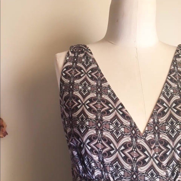 Pretty NY&CO Geometric Tribal Party Dress Sz Small - Picture 4 of 5
